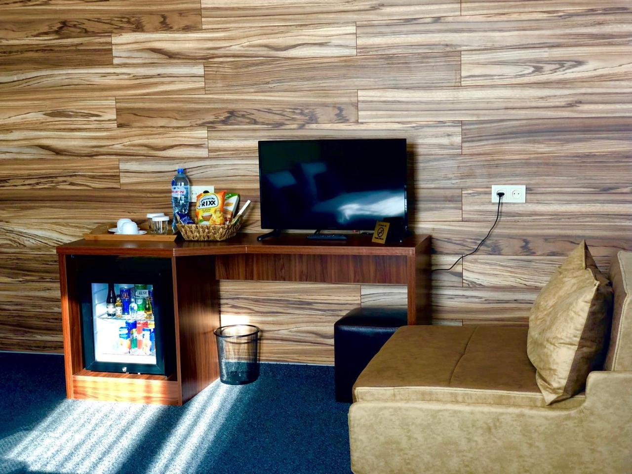 Tbili Hotel 第比利斯 外观 照片