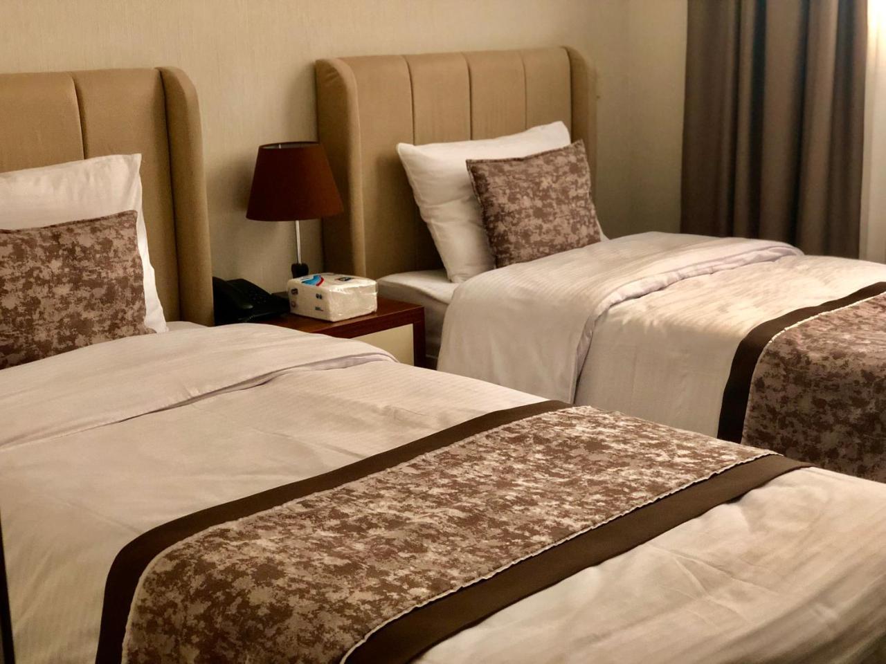 Tbili Hotel 第比利斯 外观 照片