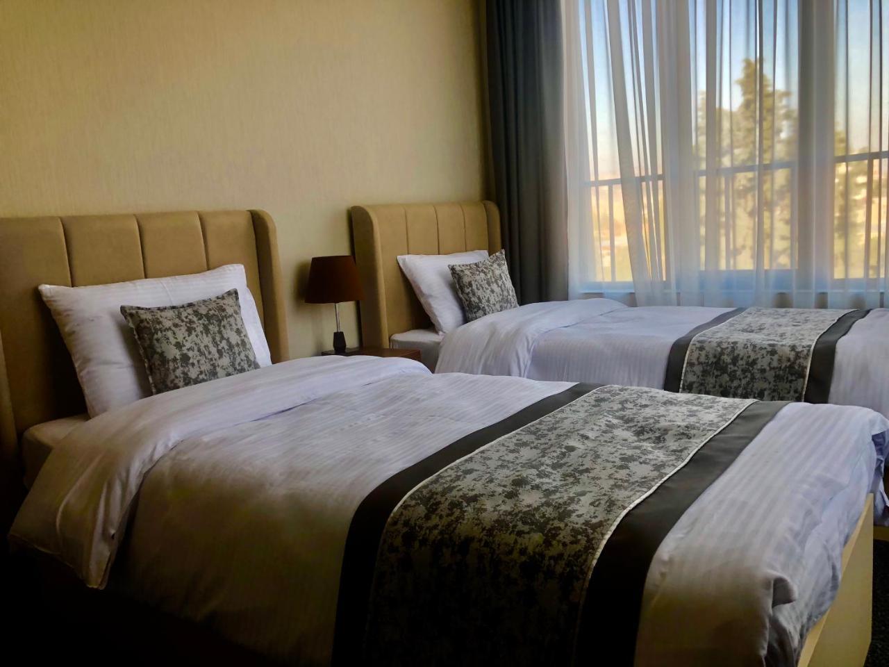 Tbili Hotel 第比利斯 外观 照片