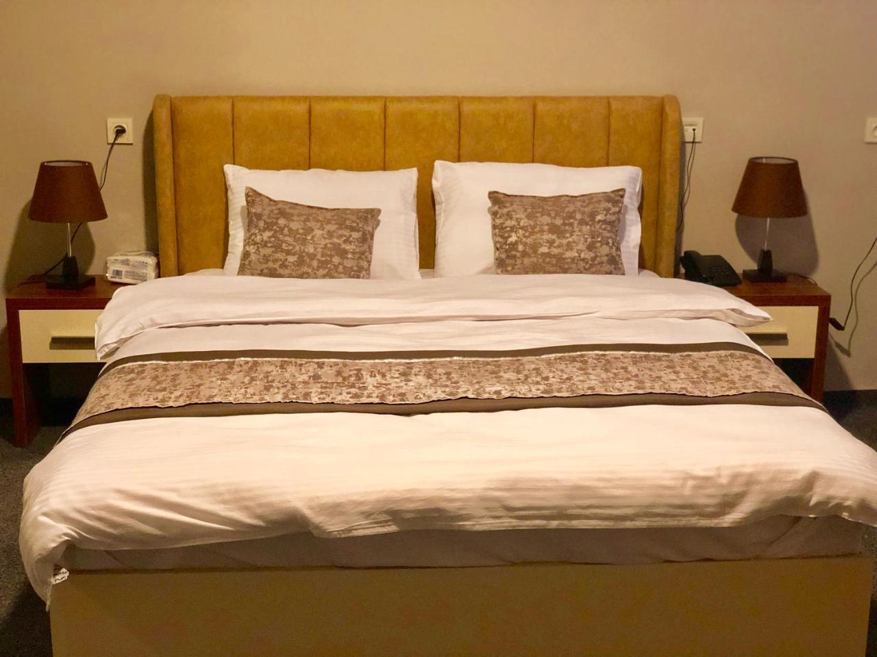Tbili Hotel 第比利斯 外观 照片