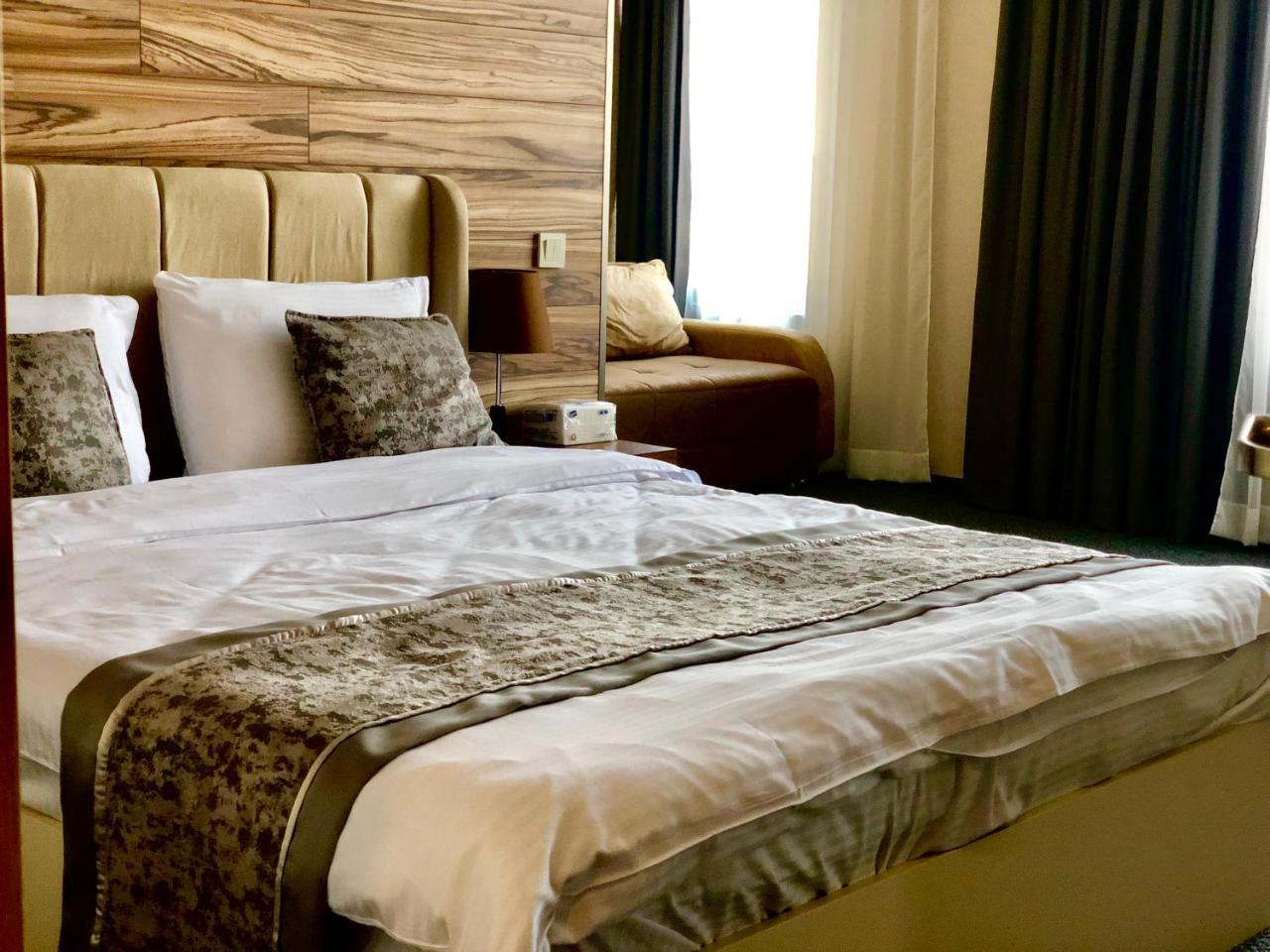 Tbili Hotel 第比利斯 外观 照片